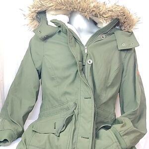 Hollister Women's Green Parka with Faux Fur Hood